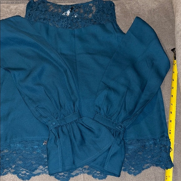 Jessica Simpson Teal Lace Cold Shoulder Blouse with Floral Design - Picture 7 of 11